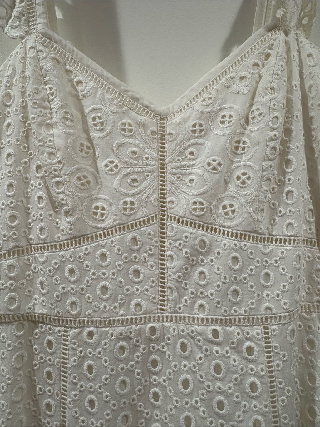 Nwt ~ Parker White Eyelet Midi Dress With Scalloped Straps - Size 6 — image 4 of 6